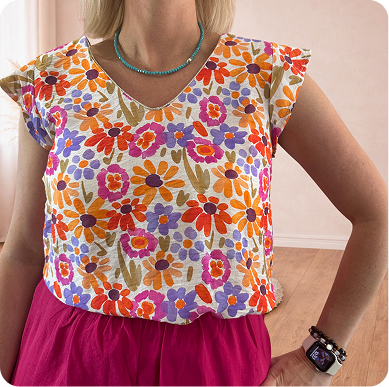 blouse à motifs fleurs roses